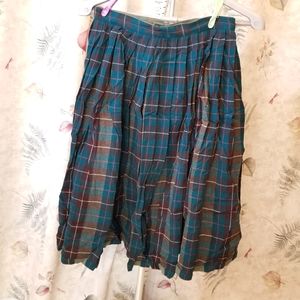 Vintage wool 50s plaid skirt 28 inch waist